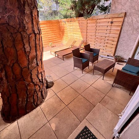 Sympathique Studio En Rez De Jardin Dans Residence Hyères Exterior foto